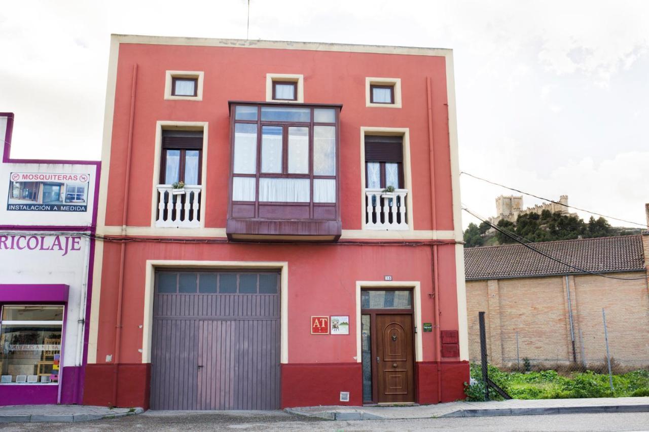Alojamiento Rural Pueblo De La Ribera Peñafiel Exterior foto